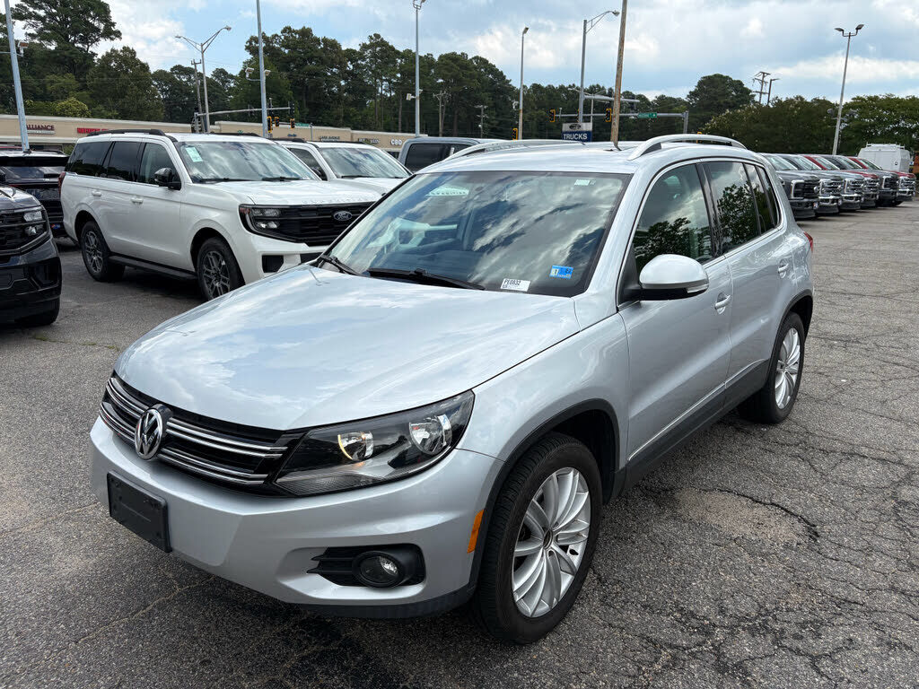 2012 VOLKSWAGEN Tiguan