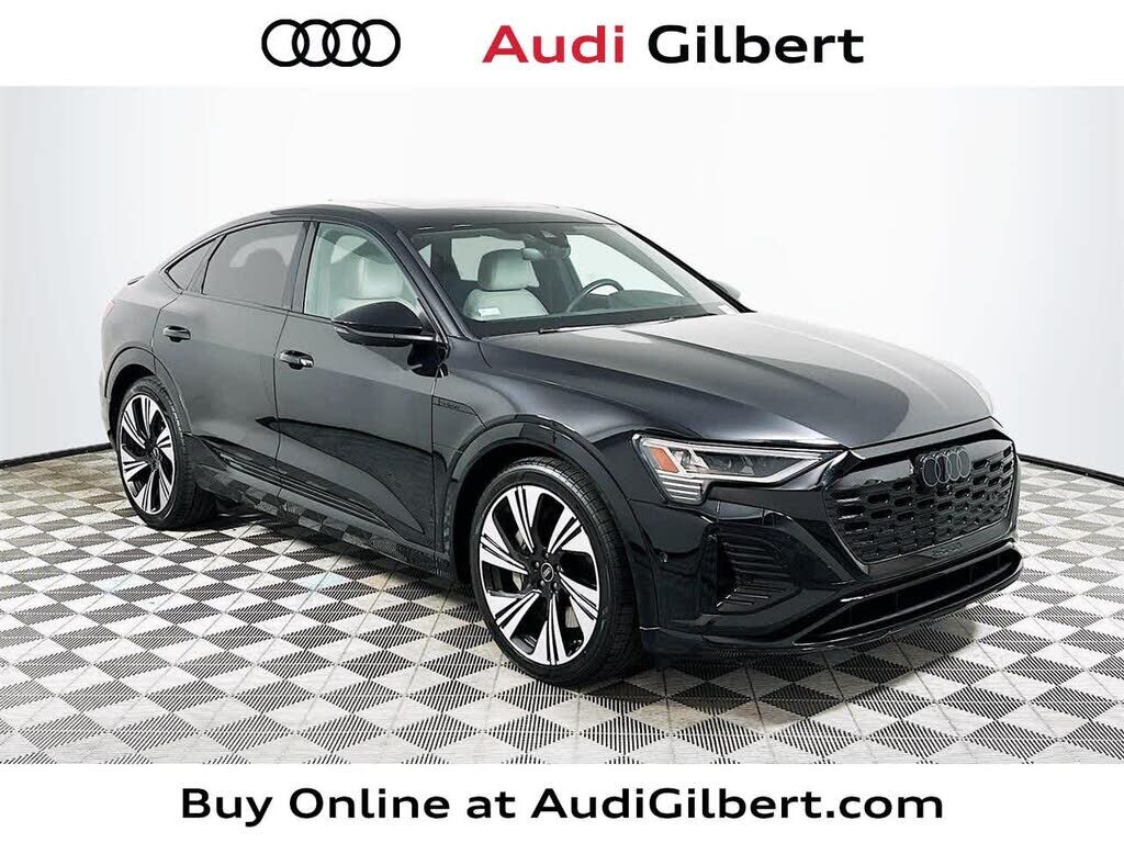 2024 AUDI Q8