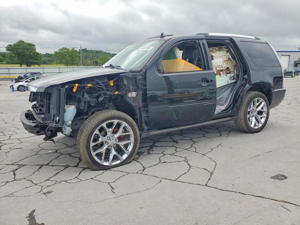 2011 CADILLAC Escalade
