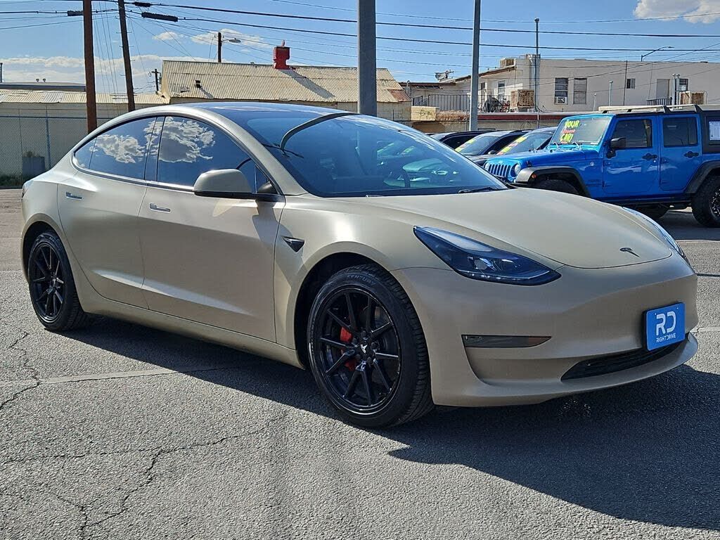 2023 TESLA Model 3