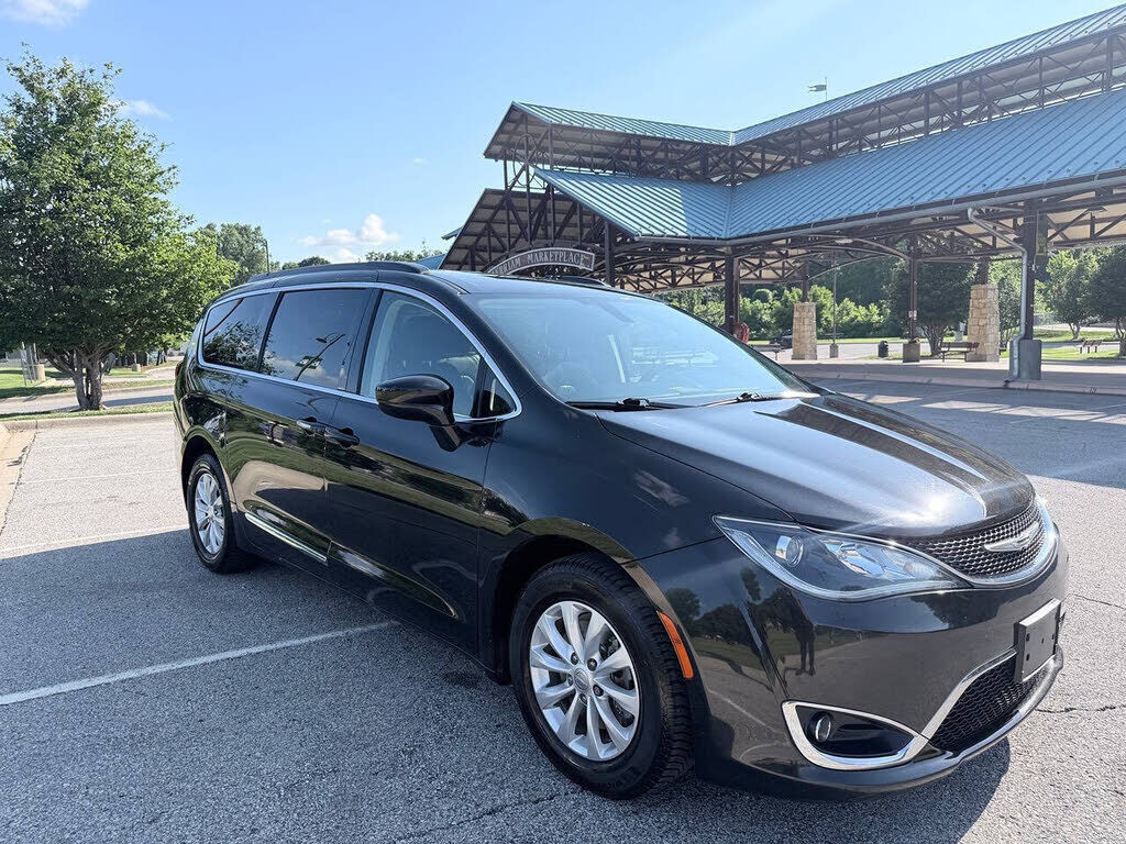 2017 CHRYSLER Pacifica