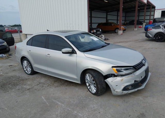 2012 VOLKSWAGEN Jetta