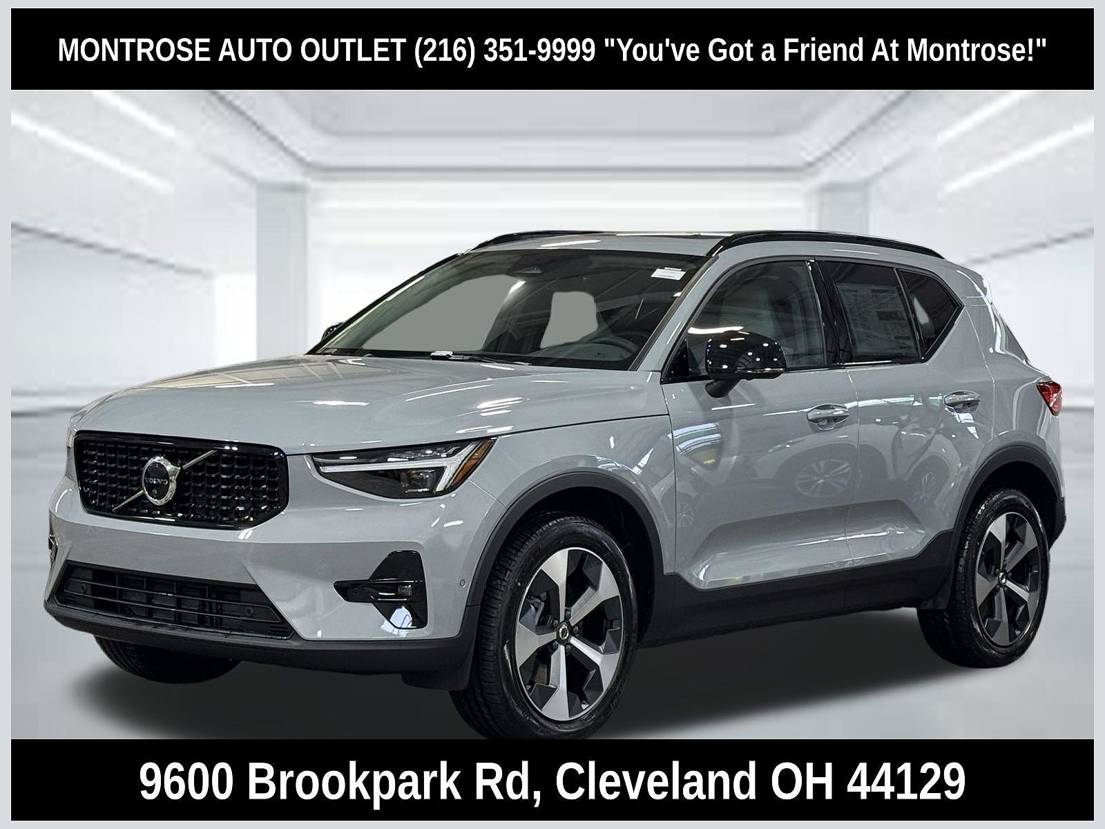 2026 VOLVO XC40