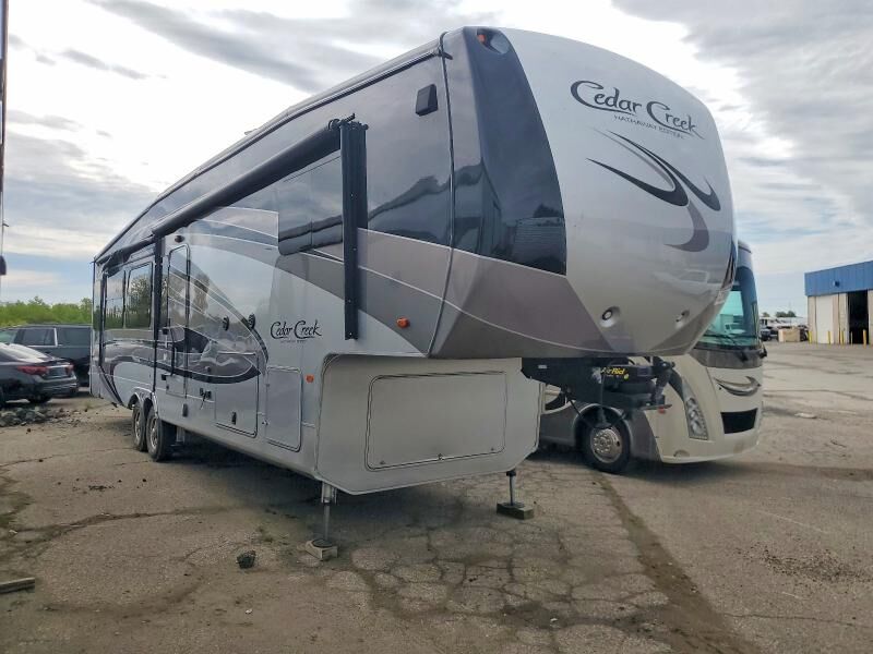 2018 FOREST RIVER Cedar Creek