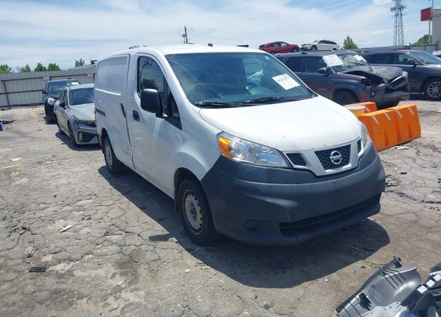 2017 NISSAN NV200