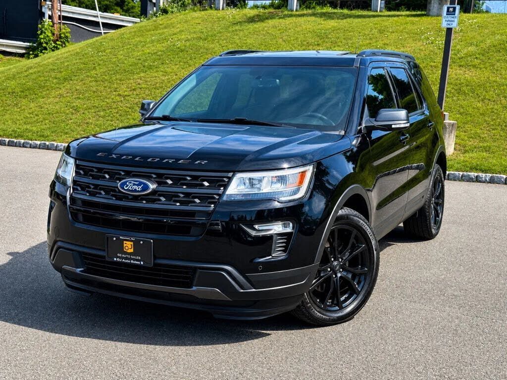 2018 FORD Explorer
