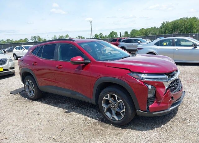 2025 CHEVROLET Trax