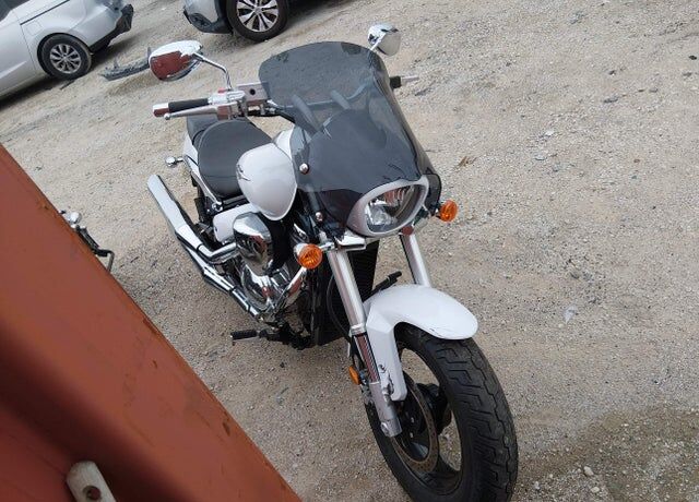 2015 SUZUKI VZ800L