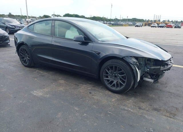 2025 TESLA Model 3
