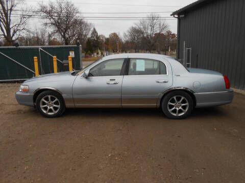 2010 LINCOLN Town Car