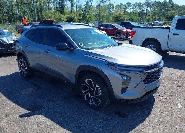 2025 CHEVROLET Trax