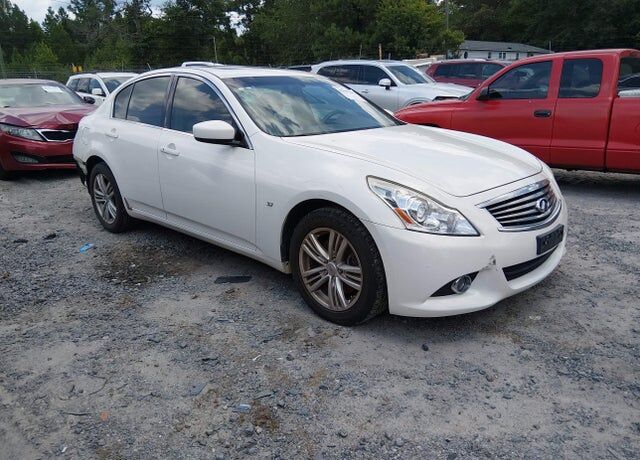 2015 INFINITI Q40