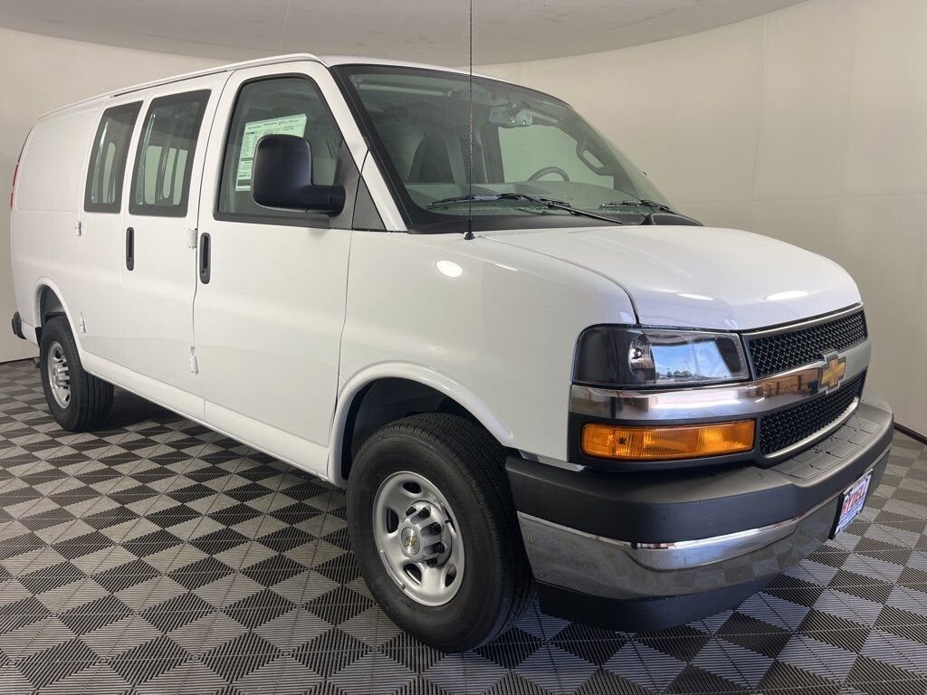 2026 CHEVROLET Express