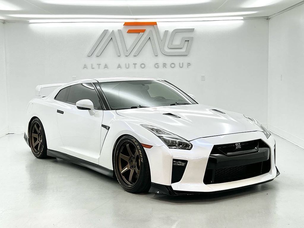 Nissan GT-R