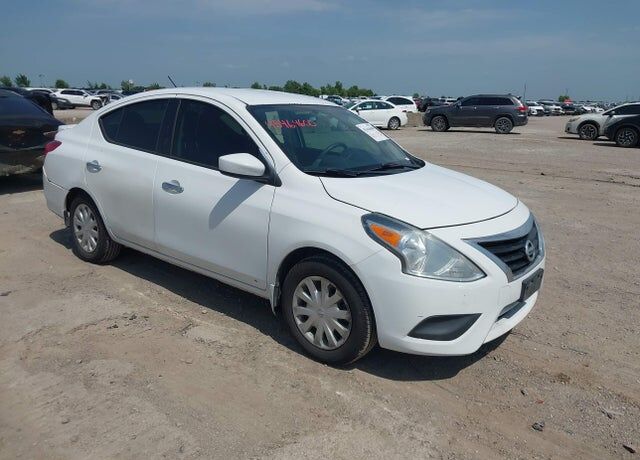 2017 NISSAN Versa