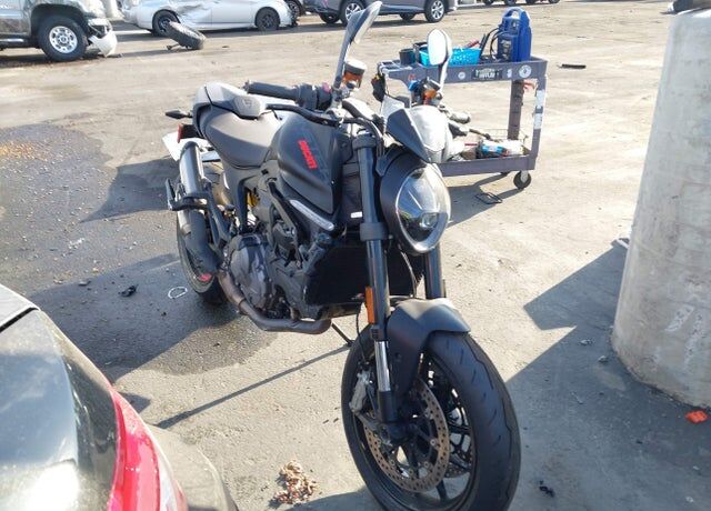2022 DUCATI Monster