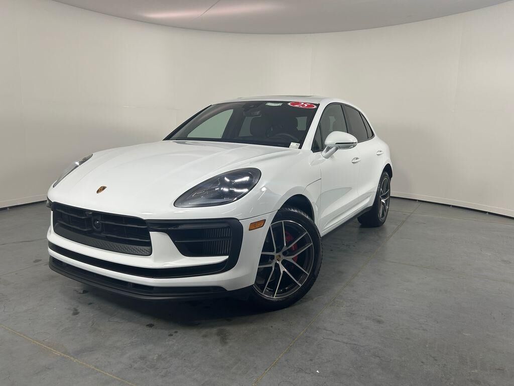 2025 PORSCHE Macan