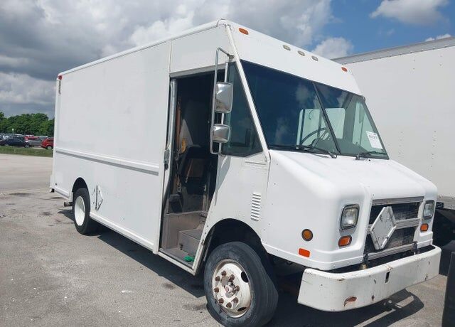 2000 FREIGHTLINER MT 45 Chassis