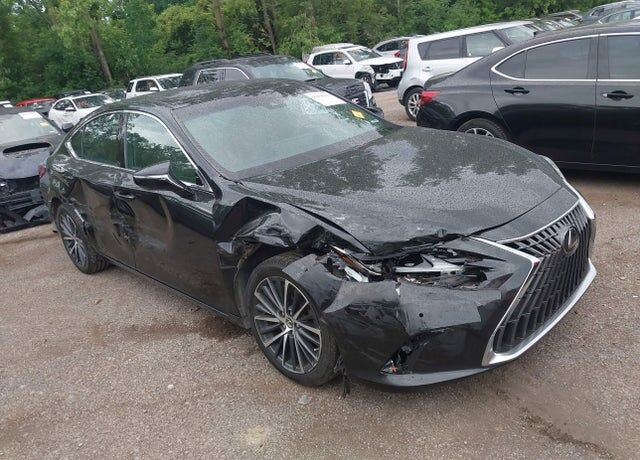 2022 LEXUS ES