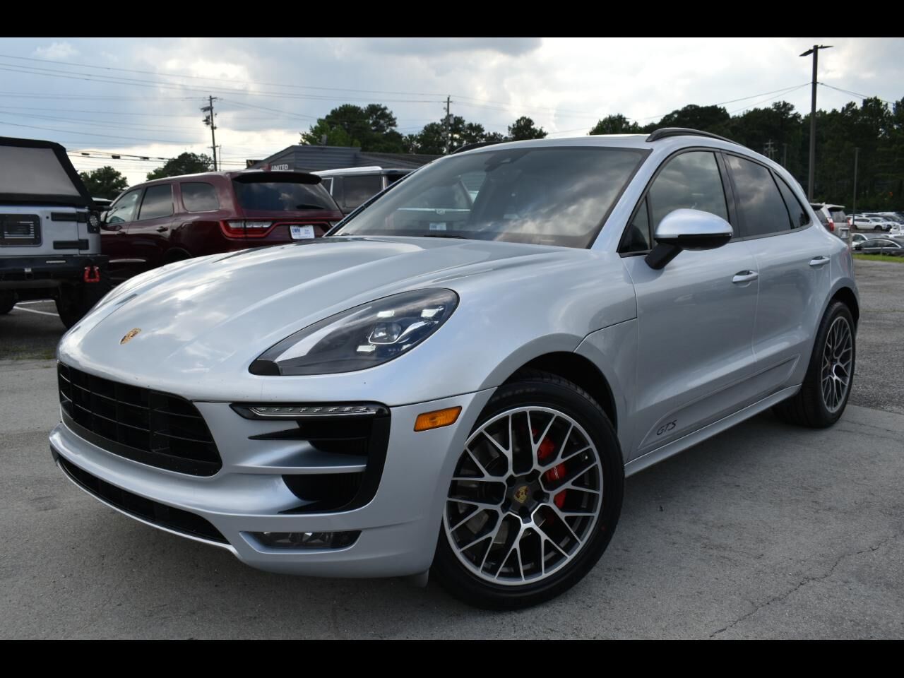 2017 PORSCHE Macan