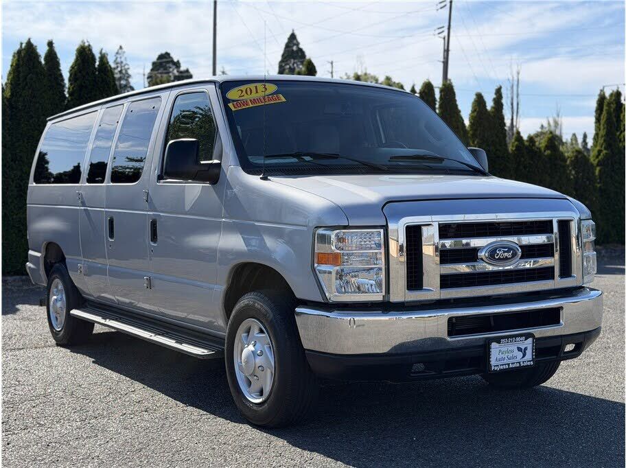 2013 FORD E-350