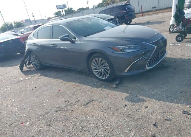 2025 LEXUS ES