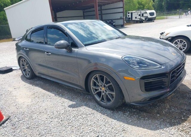 2022 PORSCHE Cayenne