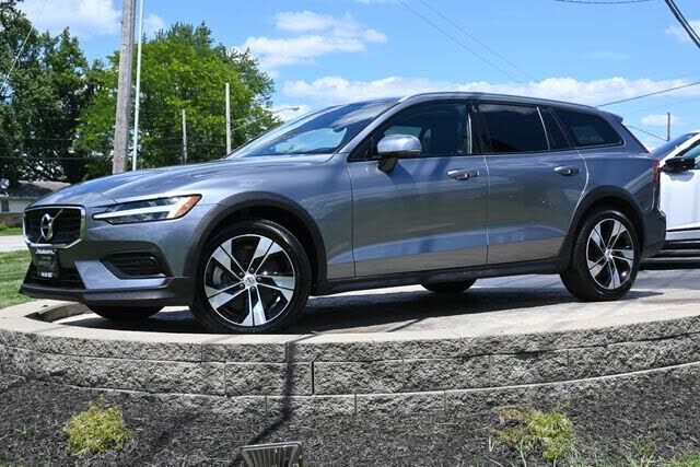 2020 VOLVO V60CC