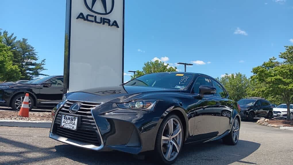 2018 LEXUS IS