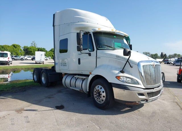 2012 INTERNATIONAL LF677