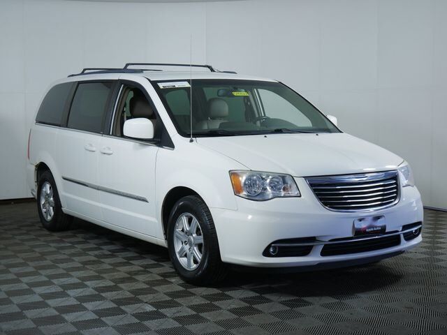 2012 CHRYSLER Town and Country