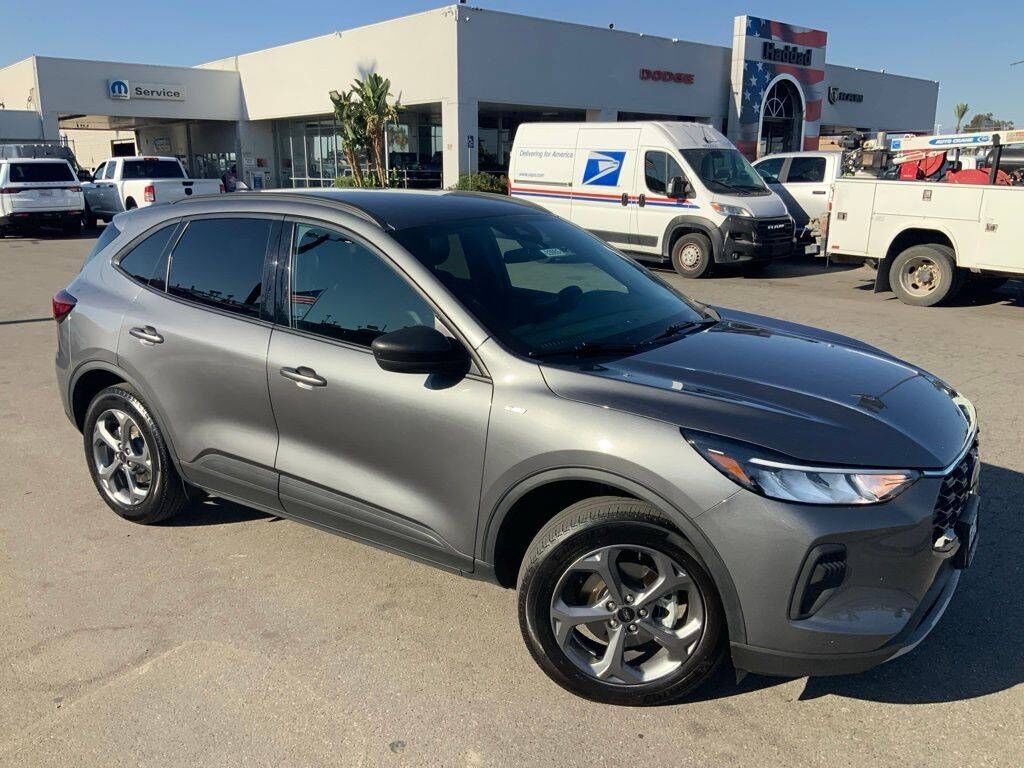 2025 FORD Escape