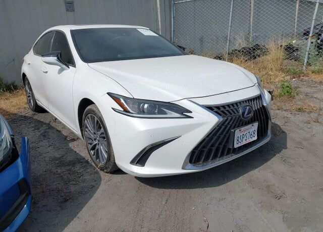 2020 LEXUS ES