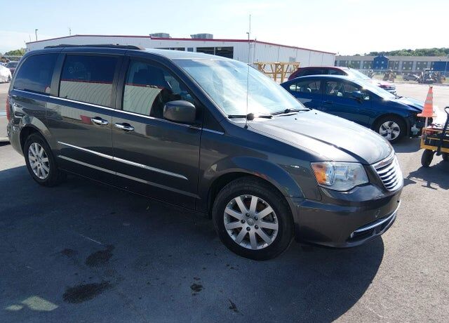 2016 CHRYSLER Town and Country