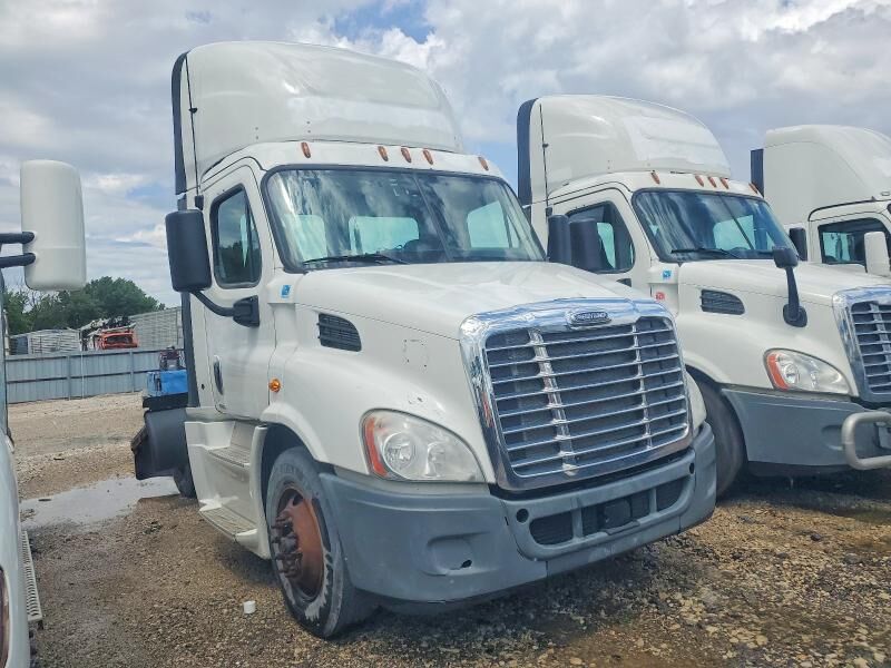 2016 FREIGHTLINER Cascadia