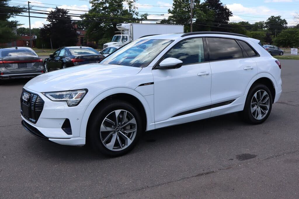 2021 AUDI e-tron