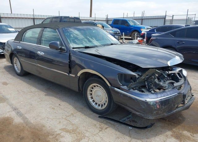 2000 LINCOLN Town Car