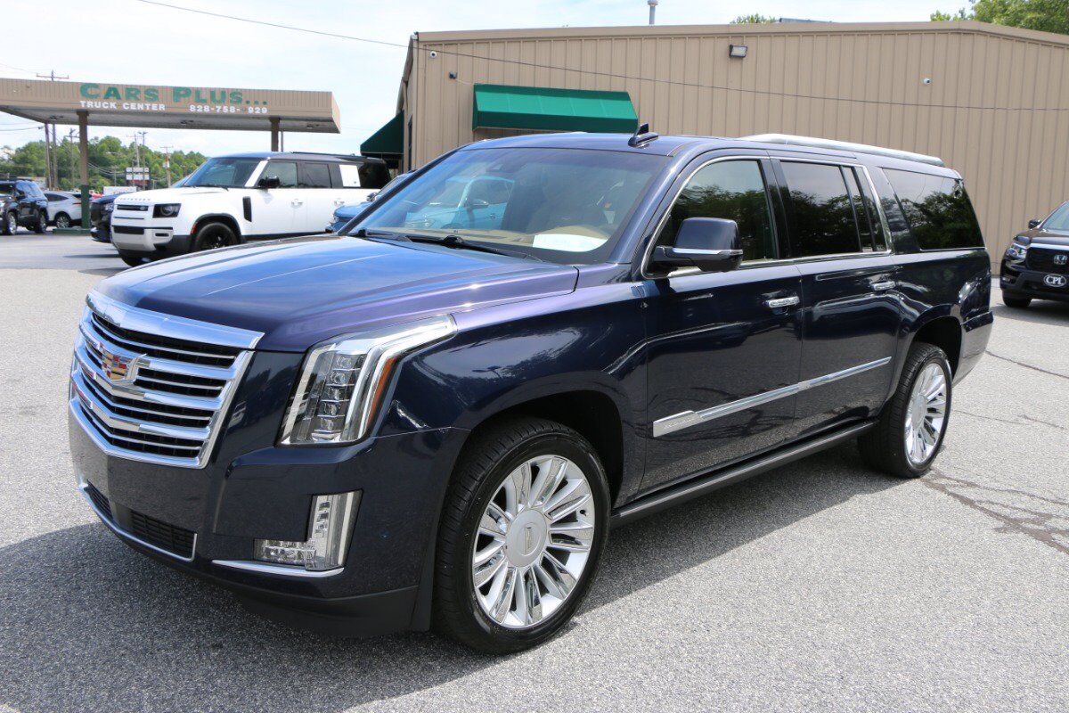 2017 CADILLAC Escalade ESV