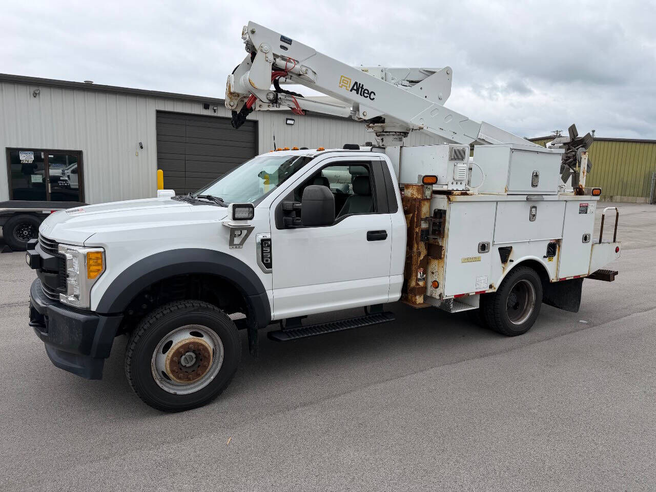 2017 FORD F-550