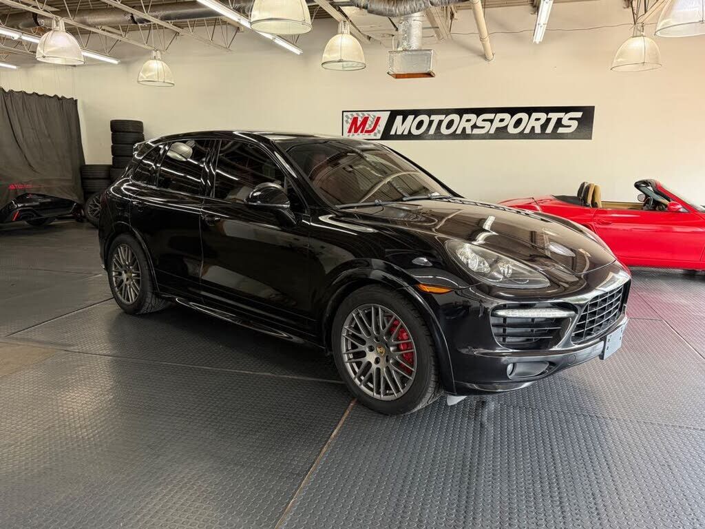 2014 PORSCHE Cayenne