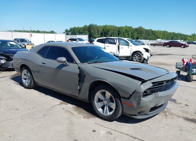 2017 DODGE Challenger