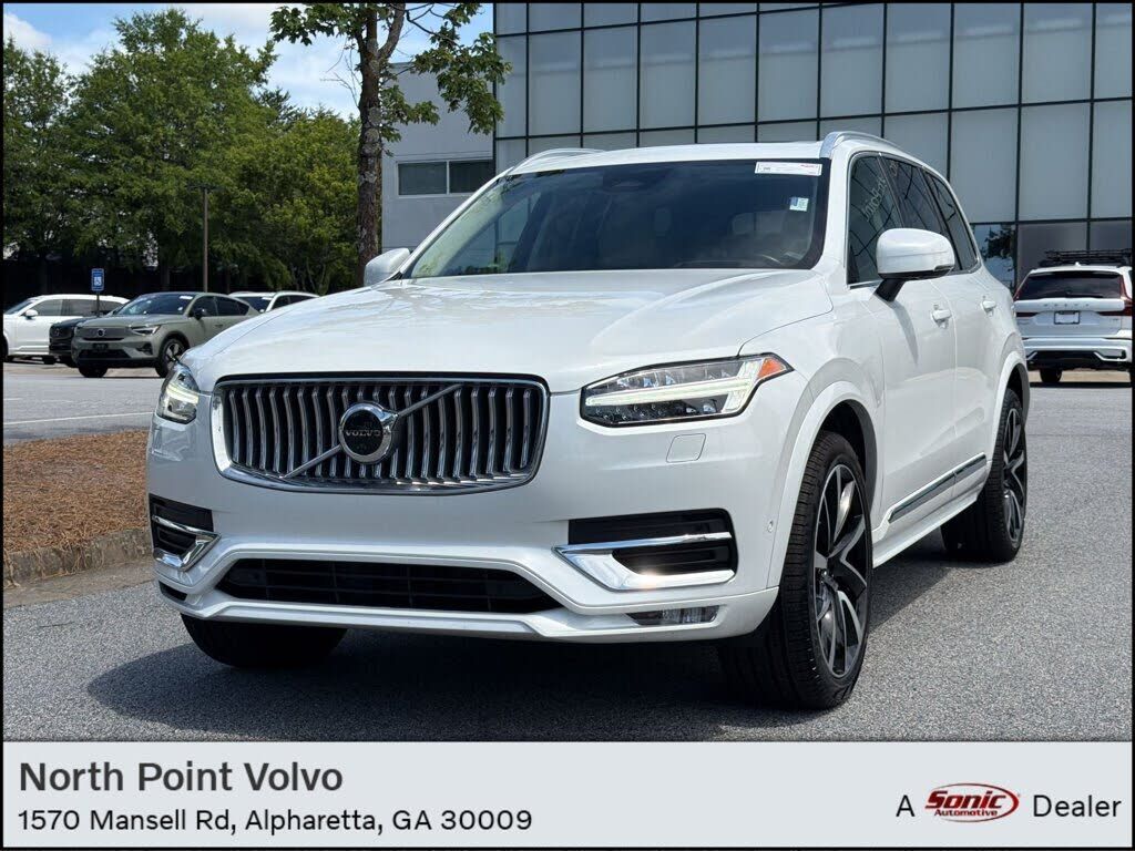 2023 VOLVO XC90