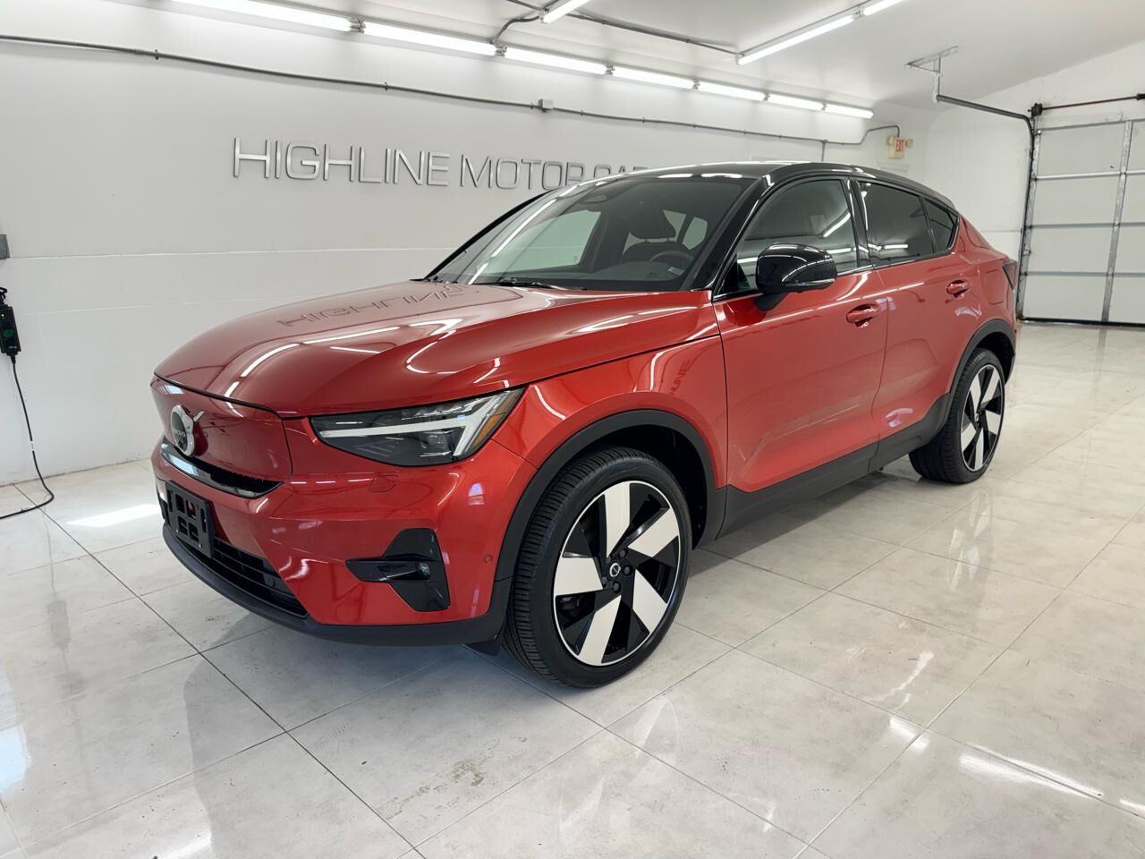 2022 VOLVO C40