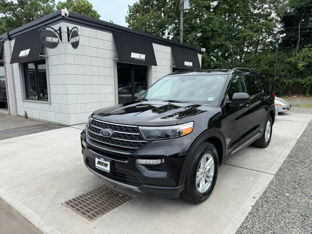 2023 FORD Explorer