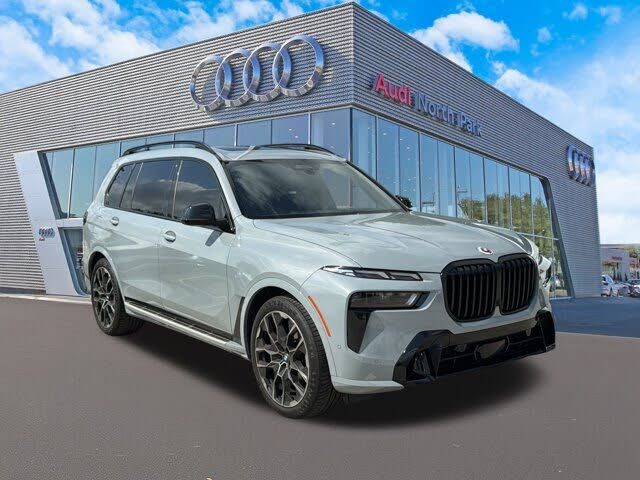 2023 BMW X7