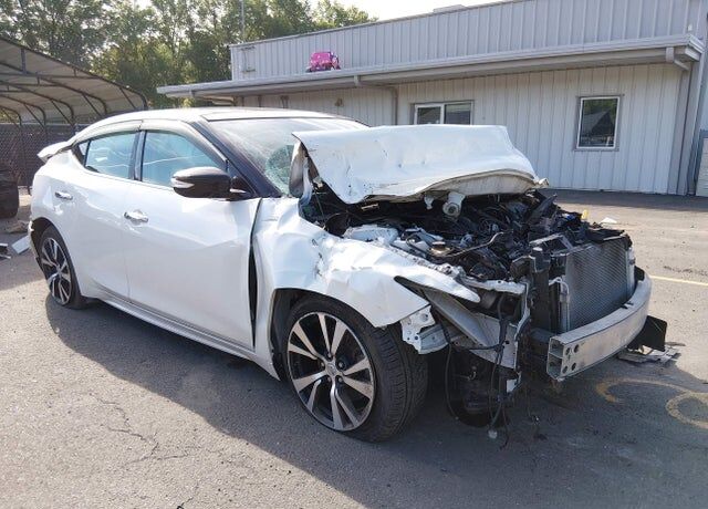 2017 NISSAN Maxima