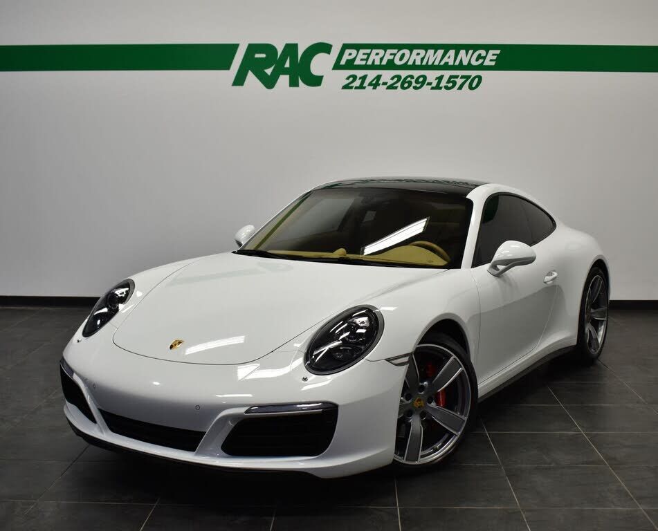 2017 PORSCHE 911