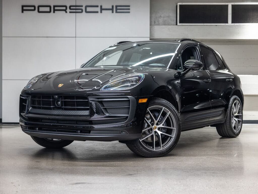 2026 PORSCHE Macan