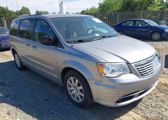 2016 CHRYSLER Town and Country