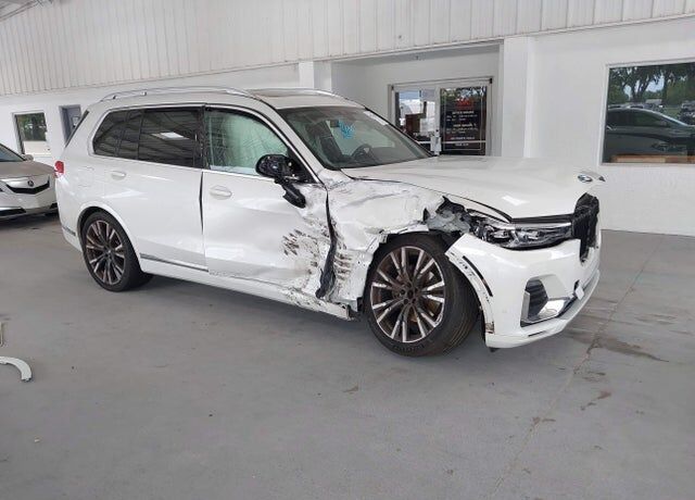 2022 BMW X7